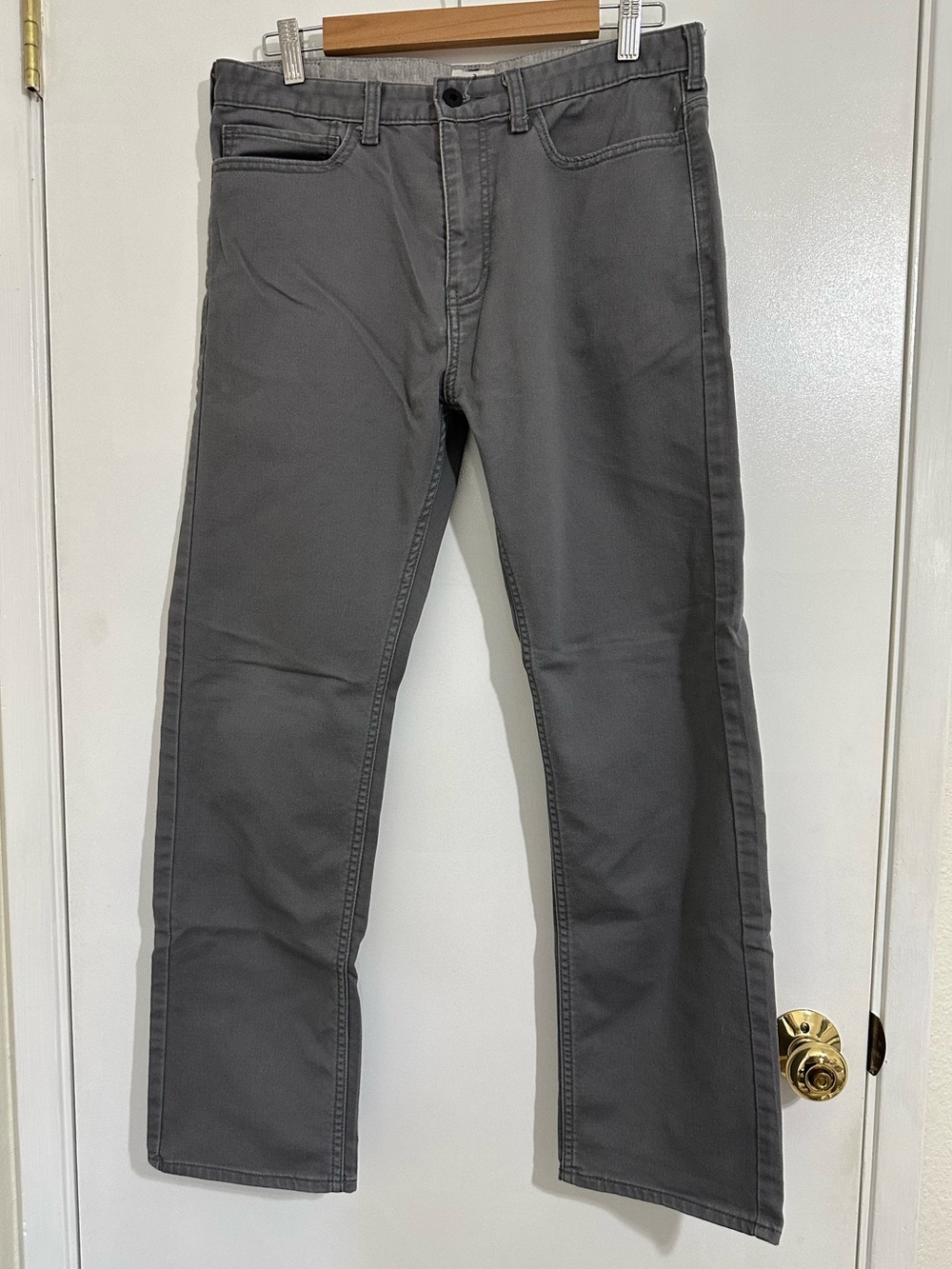 DOCKERS Men's Classic Burma Grey Straight Fit Comfort Waistband Jeans 32x30 EUC